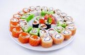 Вкусные и полезные суши и другие блюда японской кухни с доставкой